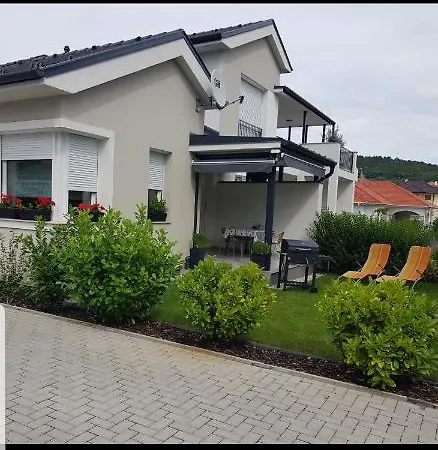 Margareta Semesterbostad Gyenesdiás